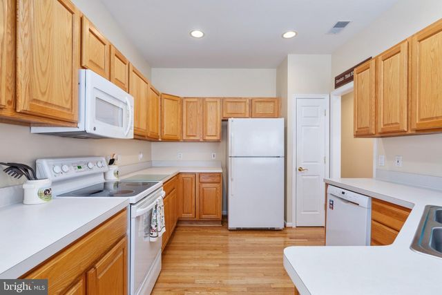 6 DAYTON CIR, Fredericksburg, VA 22406