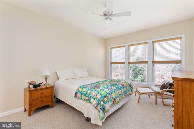 6 DAYTON CIR, Fredericksburg, VA 22406