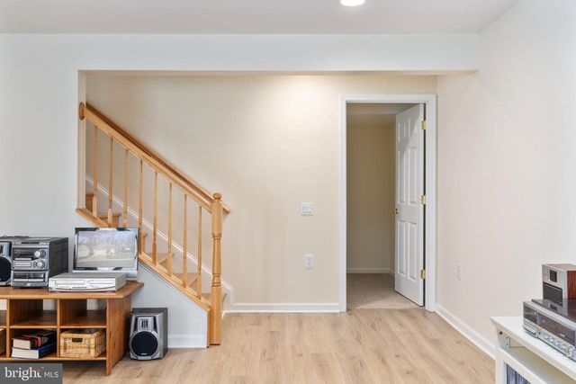 6 DAYTON CIR, Fredericksburg, VA 22406