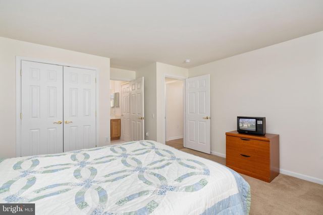 6 DAYTON CIR, Fredericksburg, VA 22406