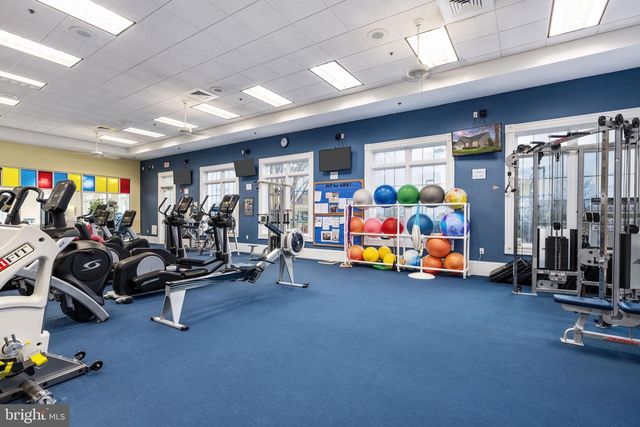 6 DAYTON CIR, Fredericksburg, VA 22406