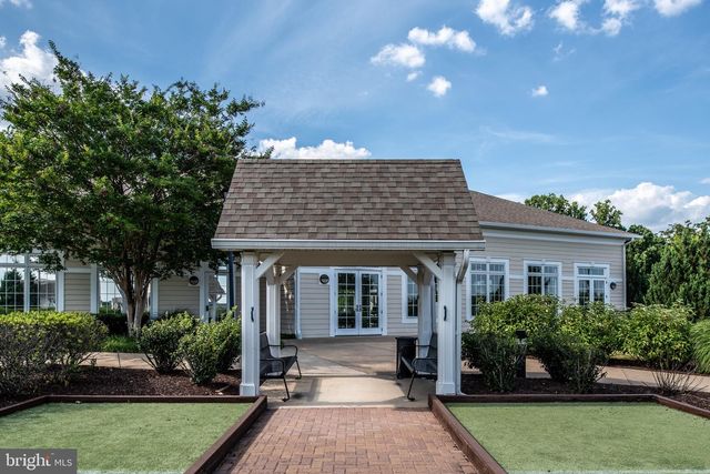 6 DAYTON CIR, Fredericksburg, VA 22406