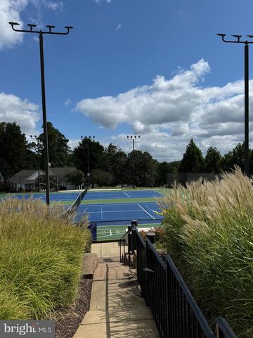 6 DAYTON CIR, Fredericksburg, VA 22406