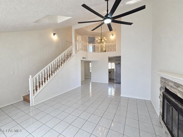 11829 HENRY PHIPPS Drive, El Paso, TX 79936