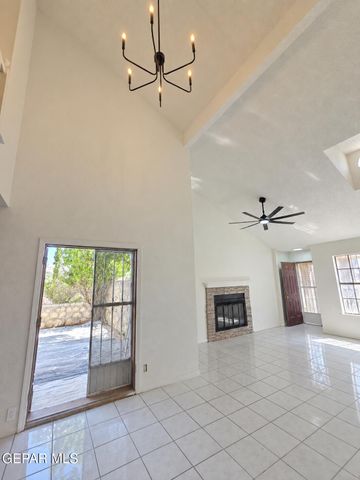 11829 HENRY PHIPPS Drive, El Paso, TX 79936