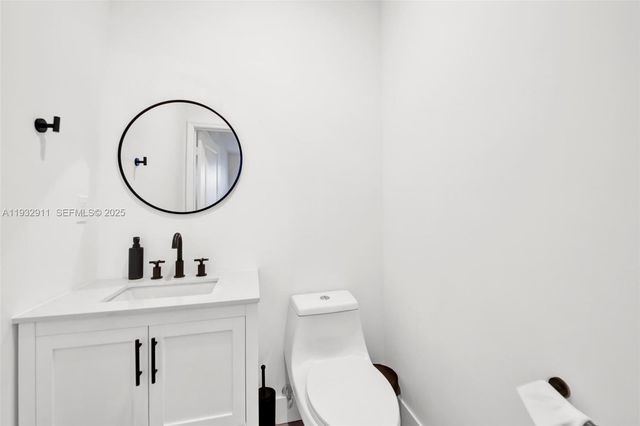 10333 SW 232nd St, Cutler Bay, FL 33190