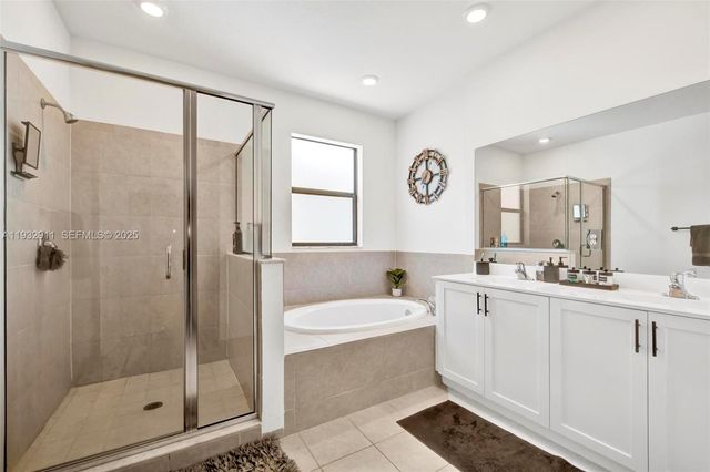 10333 SW 232nd St, Cutler Bay, FL 33190