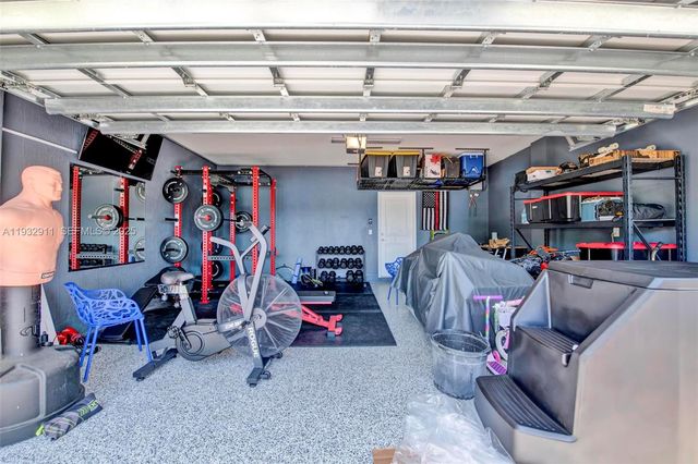 10333 SW 232nd St, Cutler Bay, FL 33190