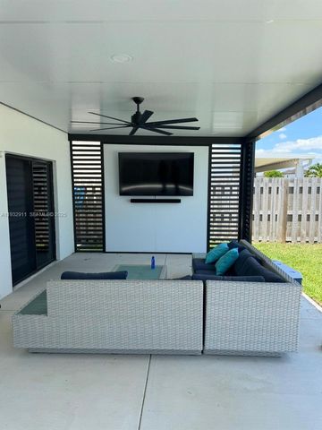 10333 SW 232nd St, Cutler Bay, FL 33190