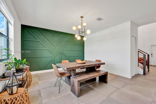 10333 SW 232nd St, Cutler Bay, FL 33190