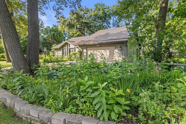 4206 Fox Hills DRIVE, Janesville, WI 53546