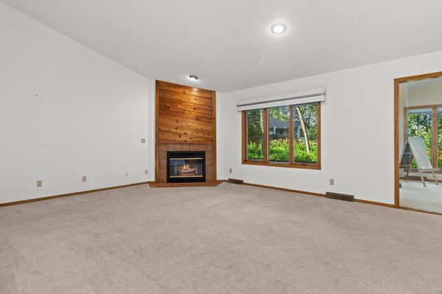 4206 Fox Hills DRIVE, Janesville, WI 53546