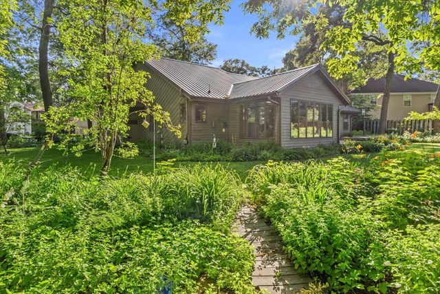 4206 Fox Hills DRIVE, Janesville, WI 53546