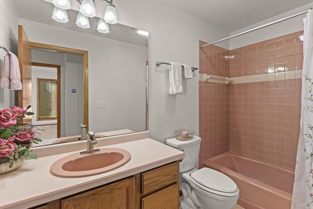 4206 Fox Hills DRIVE, Janesville, WI 53546
