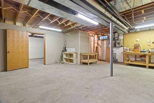 4206 Fox Hills DRIVE, Janesville, WI 53546