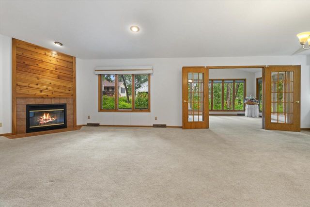 4206 Fox Hills DRIVE, Janesville, WI 53546