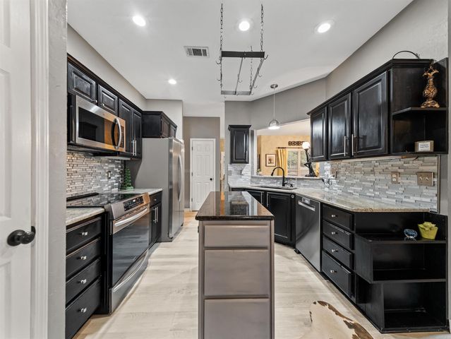 230 Pizarro Drive, Hot Springs Village, AR 71909