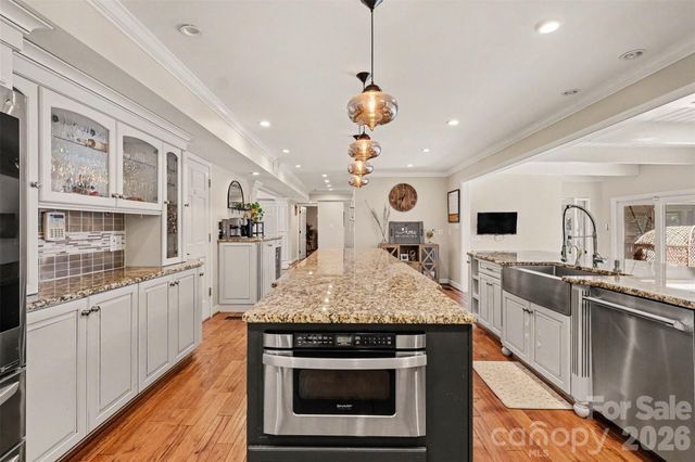 4444 3rd Street Lane NW, Hickory, NC 28601
