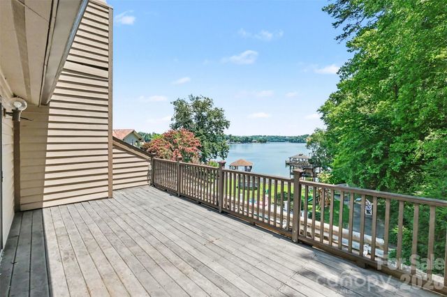 4444 3rd Street Lane NW, Hickory, NC 28601
