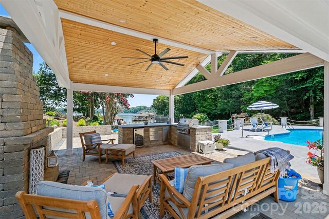 4444 3rd Street Lane NW, Hickory, NC 28601
