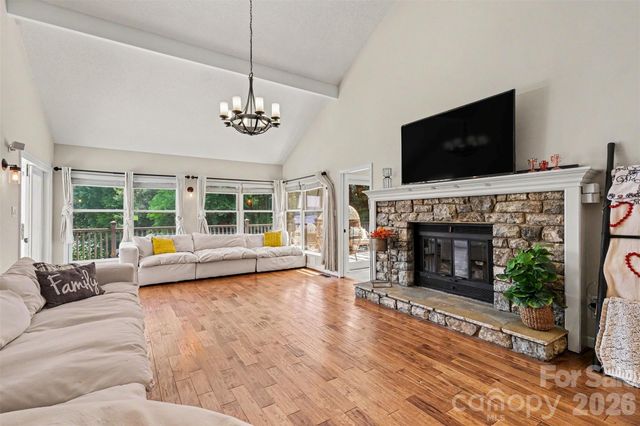 4444 3rd Street Lane NW, Hickory, NC 28601