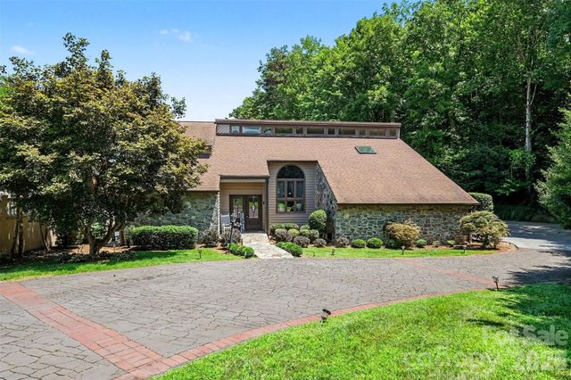 4444 3rd Street Lane NW, Hickory, NC 28601