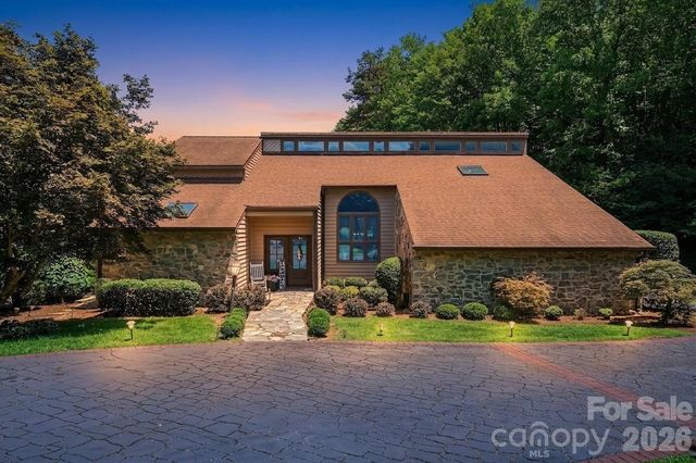 4444 3rd Street Lane NW, Hickory, NC 28601