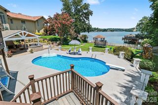 4444 3rd Street Lane NW, Hickory, NC 28601