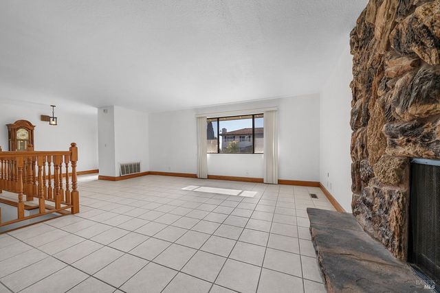 312 Skyline Dr, Vallejo, CA 94591