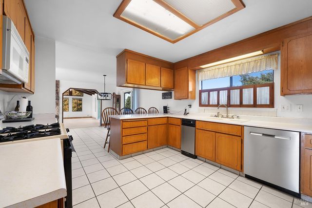 312 Skyline Dr, Vallejo, CA 94591