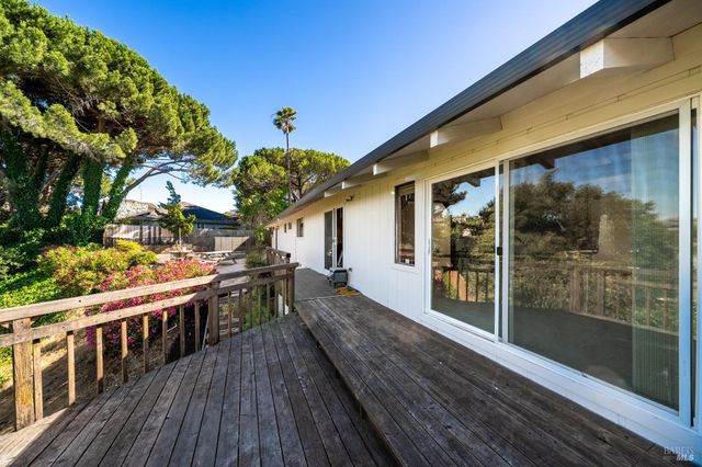312 Skyline Dr, Vallejo, CA 94591