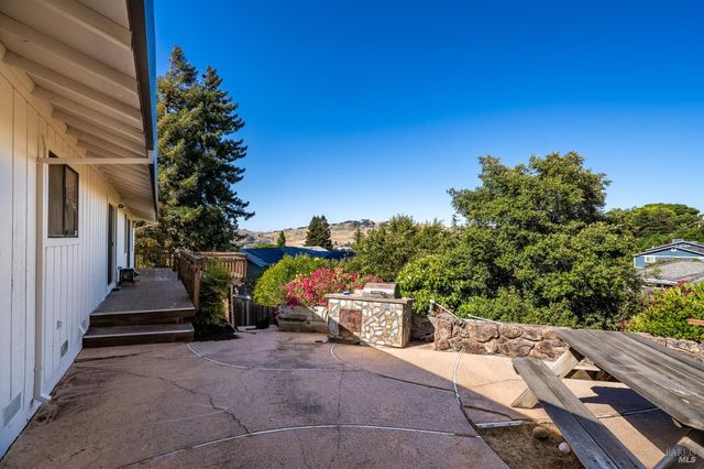 312 Skyline Dr, Vallejo, CA 94591