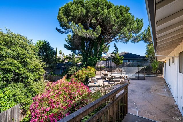 312 Skyline Dr, Vallejo, CA 94591