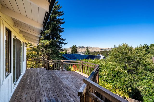312 Skyline Dr, Vallejo, CA 94591