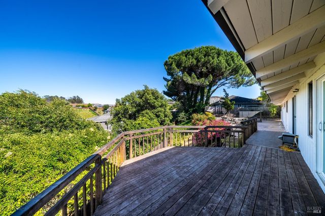 312 Skyline Dr, Vallejo, CA 94591