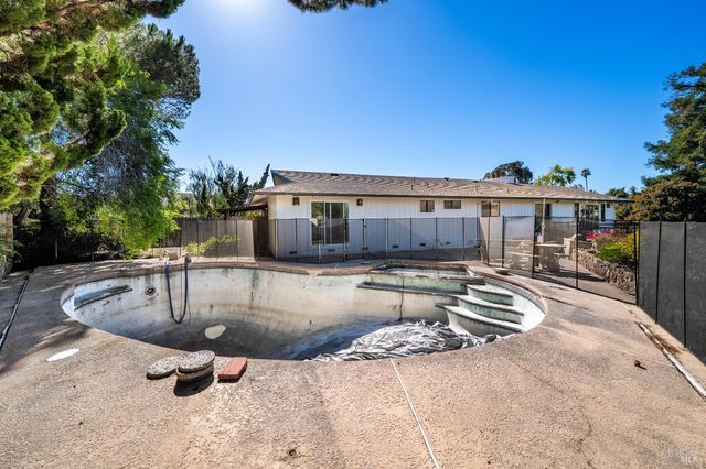 312 Skyline Dr, Vallejo, CA 94591