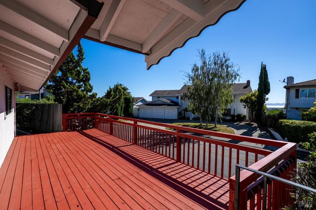 312 Skyline Dr, Vallejo, CA 94591