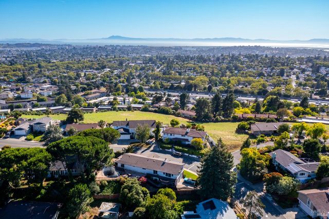 312 Skyline Dr, Vallejo, CA 94591