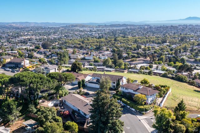 312 Skyline Dr, Vallejo, CA 94591