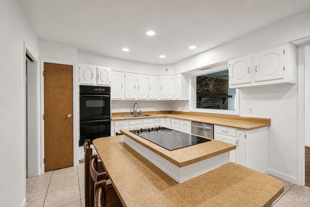 3635 Donegal Drive, Sycamore Twp, OH 45236
