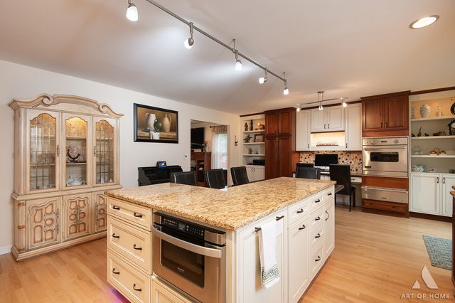 349 Tioga Trail, Wood Dale, IL 60191
