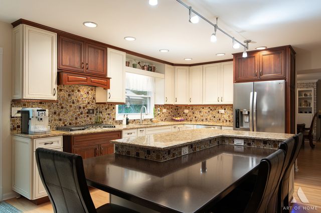 349 Tioga Trail, Wood Dale, IL 60191
