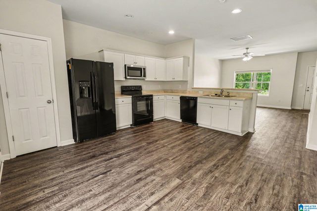 145 HUNTERS COVE, Odenville, AL 35120
