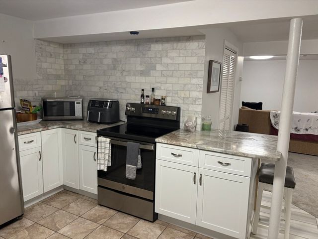 55 Fox Hill 1, Nahant, MA 01908