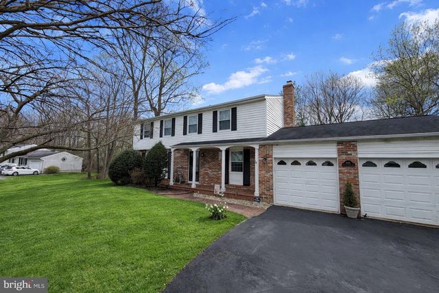 9301 WILLOW POND LN, Burke, VA 22015