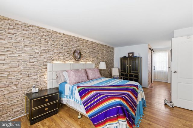 9301 WILLOW POND LN, Burke, VA 22015