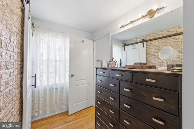 9301 WILLOW POND LN, Burke, VA 22015