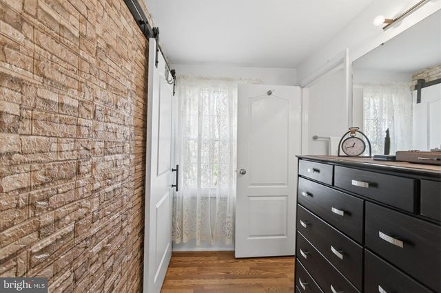 9301 WILLOW POND LN, Burke, VA 22015