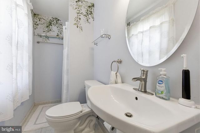 9301 WILLOW POND LN, Burke, VA 22015