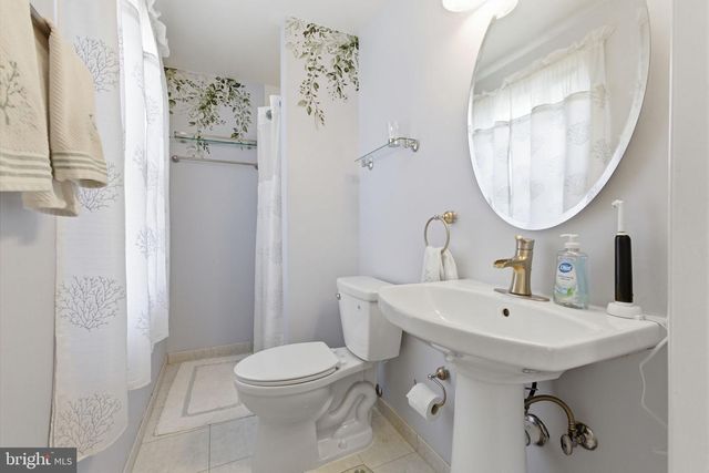 9301 WILLOW POND LN, Burke, VA 22015